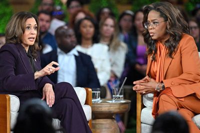 Top Chicago Newspaper Slams Oprah for Asking Kamala to Pay $1 Million for Campaign Event: It 'Should Have Been a Donation'