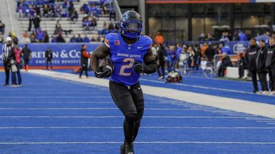 Boise State's Ashton Jeanty Explains His Nonchalant Pre-Snap Stance in Backfield