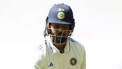 Injury scare for KL Rahul in Australia! Hit on the elbow