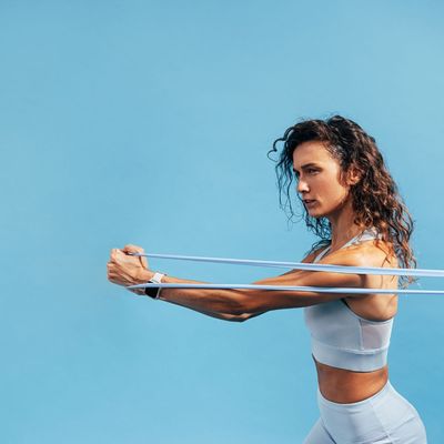 New to fitness but want to see quick results? Resistance band core workouts for beginners are the place to start - 7 best