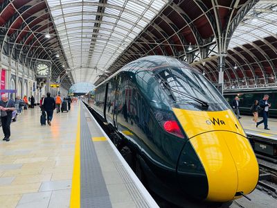 Paddington station: Rail minister questions why HS2 work needs to be 'so disruptive' as first shutdown looms