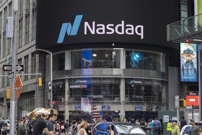 Nasdaq Stock: Analyst Estimates & Ratings