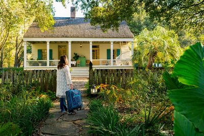 BYO bed sheets and stack the dishwasher: how to be the perfect weekend house guest