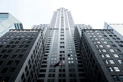 Stocks Retreat as Bond Yields Climb on a Hawkish Fed