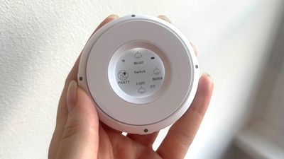 Linxura Smart Controller review: a unique e-paper smart switch limited by the state of the smart home