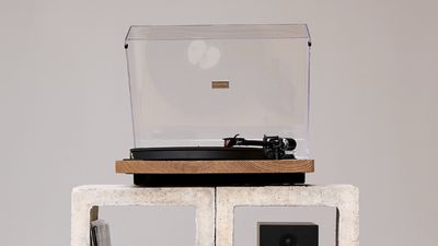 Want an all-in-one turntable system including stereo speakers? Just ask Duke & Roy