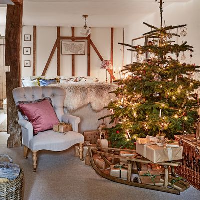 Take a tour of this festive 16th-century former pub in rural Hertfordshire