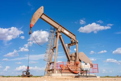 Distressed oil company files for Chapter 11 bankruptcy