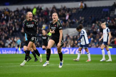 Alessia Russo sets Arsenal on course to derby win over Tottenham