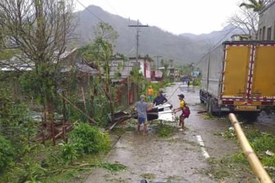 Super Typhoon Man-Yi Hits Philippines, 500,000 Evacuated