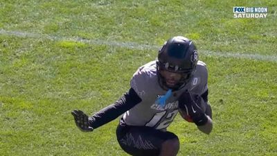 Colorado's Travis Hunter Penalized for Hitting Heisman Trophy Pose After Interception