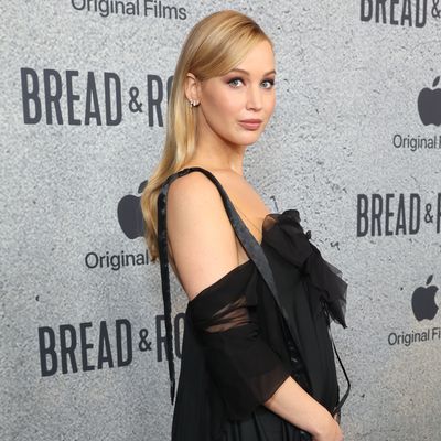 Jennifer Lawrence Extends Her Chic Maternity Vintage Streak in an Archival Black Suit