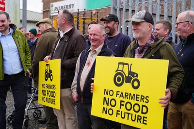 Minister dismisses food shortage concerns as farmers threaten strike action