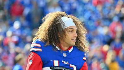 Bills WR Mack Hollins Sports Most Bizarre Pregame Outfit Before Chiefs-Bills