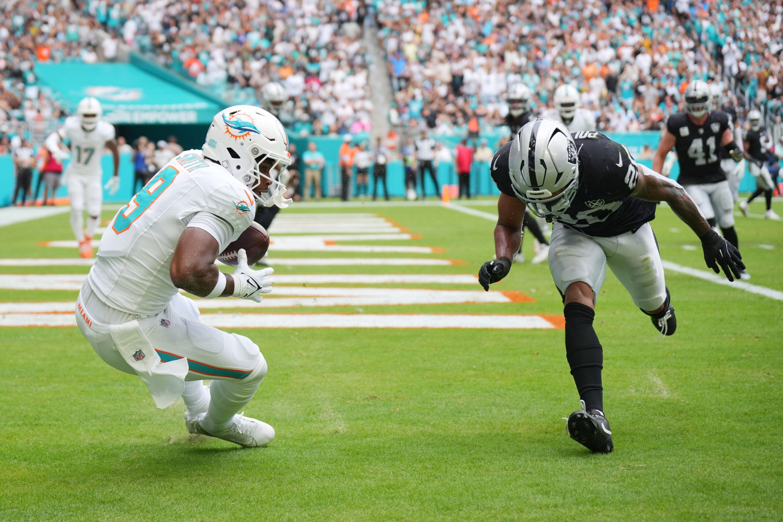 Dolphins Player Of The Game, Week 11: TE Jonnu Smith