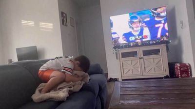 Young Bears Fan Goes Viral for Painfully Sad Reaction to Blocked Field Goal