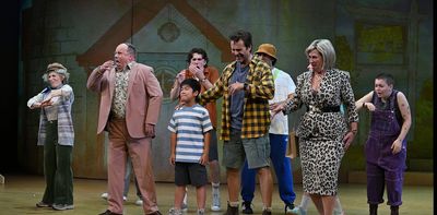 Stinky feet, angry mermaids and a toilet ghost: Round The Twist musical captures the magic and madness of an Aussie TV classic