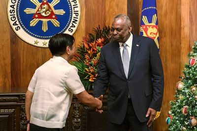 US and Philippines sign a pact to secure shared military intelligence and weapons technology