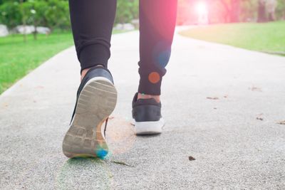 Every Extra Hour Of Walking In Your 40's Adds Time To Lifespan: Study Suggests