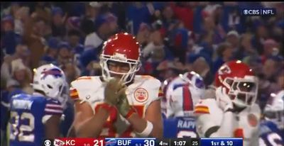 Was Travis Kelce’s clap after Bills interception trash talk or giving the team its flowers?