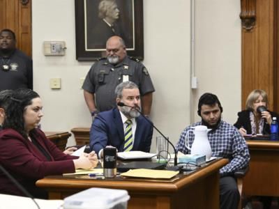 Police Officer Testifies To Injuries On Suspect In Murder Trial