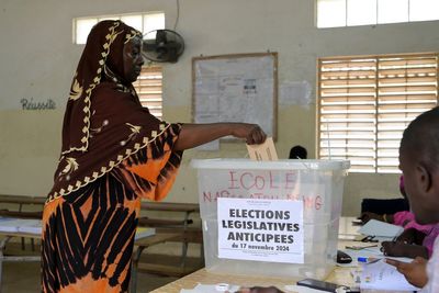 Senegal holds snap election as President Faye eyes majority to push reforms