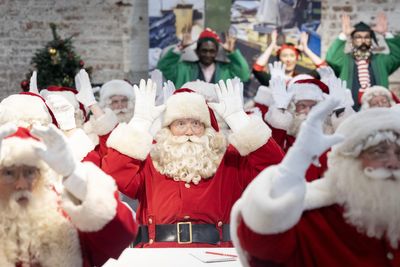 Trainee Santas learn sign language so ‘all children feel included’ at Christmas