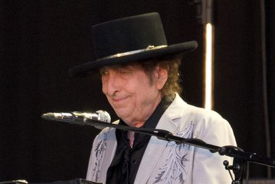 Bob Dylan at the Royal Albert Hall: No phone lights, no singing along, just the master's voice – and that was enough