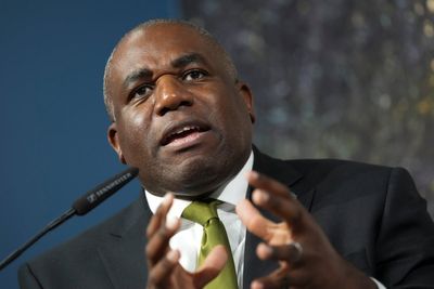 David Lammy berates Russian counterpart for using phone during UN meeting on Sudan ceasefire