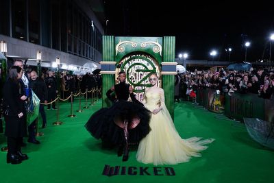 Ariana Grande swaps pink for sherbet lemon at Wicked London premiere