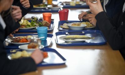 Call to ban cakes and biscuits at school lunchtimes in England