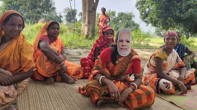 Saffron flags, JMM ‘neglect’: Why Jharkhand’s Adivasi villages are divided