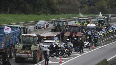 French farmers protest EU-Mercosur deal, block motorways in southern France