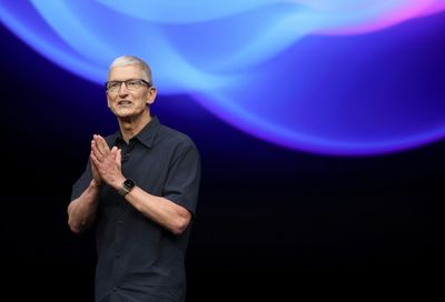 'Dereliction Of Leadership': Tim Cook Urged To Make Apple Hold Bitcoin On Its Balance Sheet