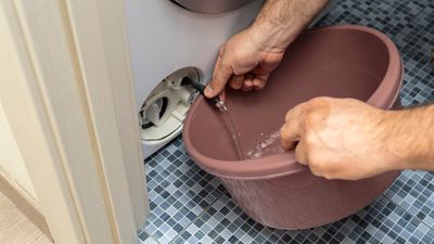 How to drain a washing machine: prevent bad smells and future problems