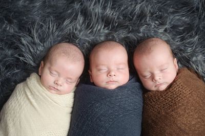 Mom who was dead for 45 minutes during child birth wakes up in hospital to find out she gave birth to triplets