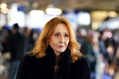 JK Rowling slams Oliver on trans support