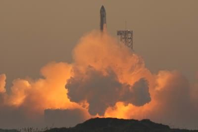 Spacex's Super Heavy Booster Successfully Lands Back At Launch Site