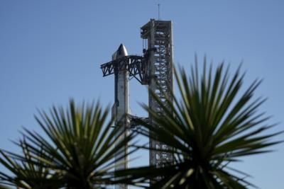 Spacex Super Heavy Booster Lands In Gulf Of Mexico