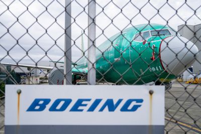 Boeing delivers hard-nosed message to workers