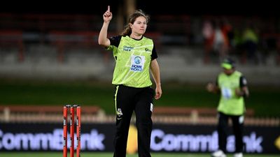 Thunder one win away from WBBL decider after tight win