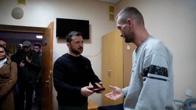 Zelensky visits injured Ukrainian soldiers to award them with state honours