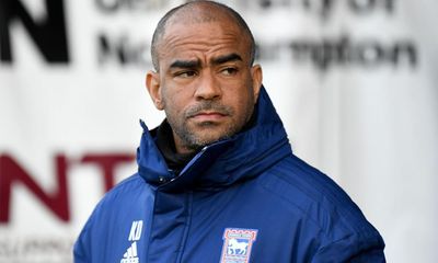 Former England footballer Kieron Dyer settles Mirror phone-hacking case