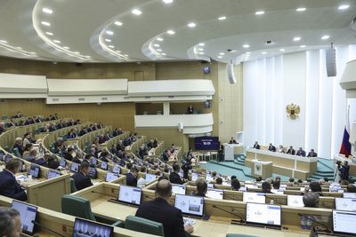 Russian lawmakers endorse bill banning ‘child-free propaganda’