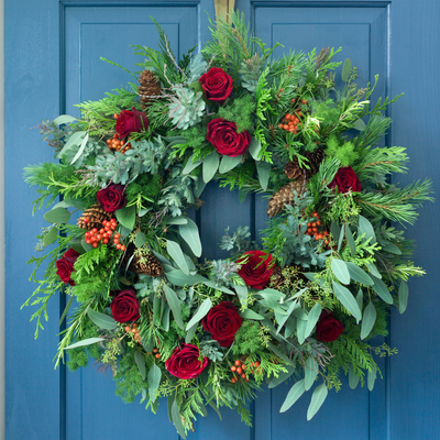 Experts reveal the £3 hack that will keep your wreath looking good for all of December