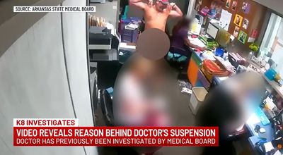 Arkansas Doctor Caught on Camera Walking Naked Around Office, Masturbating on Receptionist