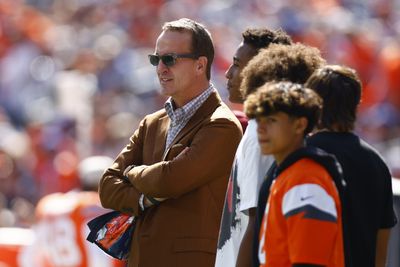 Broncos fans loved the way Peyton Manning signed off on the ‘ManningCast’