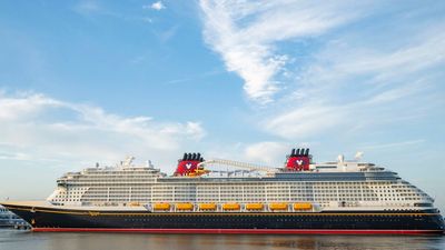 Disney Cruise Line lights up New York sky to celebrate new ship