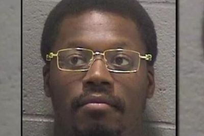 Gang kingpin in jail on murder charges is accused of impregnating two jail workers