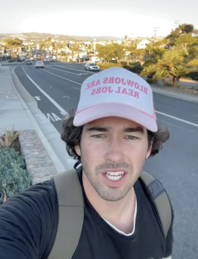 TikToker Cancels Viral Walk From San Diego to Los Angeles to Deliver Flowers to Girlfriend After Remembering He Has Work the Next Day